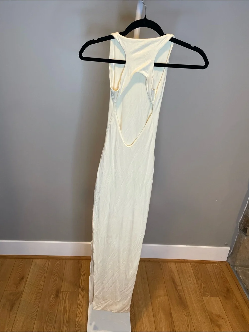 Oh Polly Sleeveless Long Cream Maxi Dress w Back Cutout - Size 0